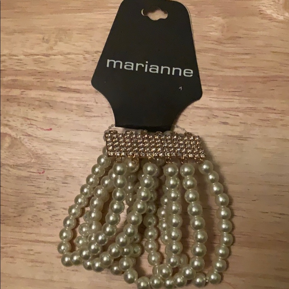 Pearl bracelet